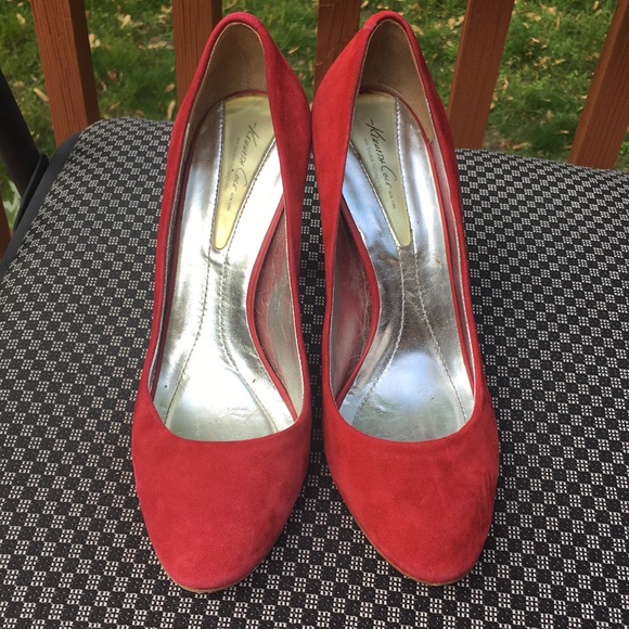 Kenneth Cole New York Red Suede Classic Heels - Picture 2 of 3